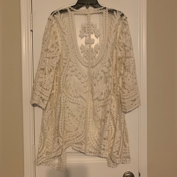 Sugar + Lips x Dillards Cream Lace Cardigan w/3/4 Bell Sleeve l Size: Medium NWT - Picture 2 of 7